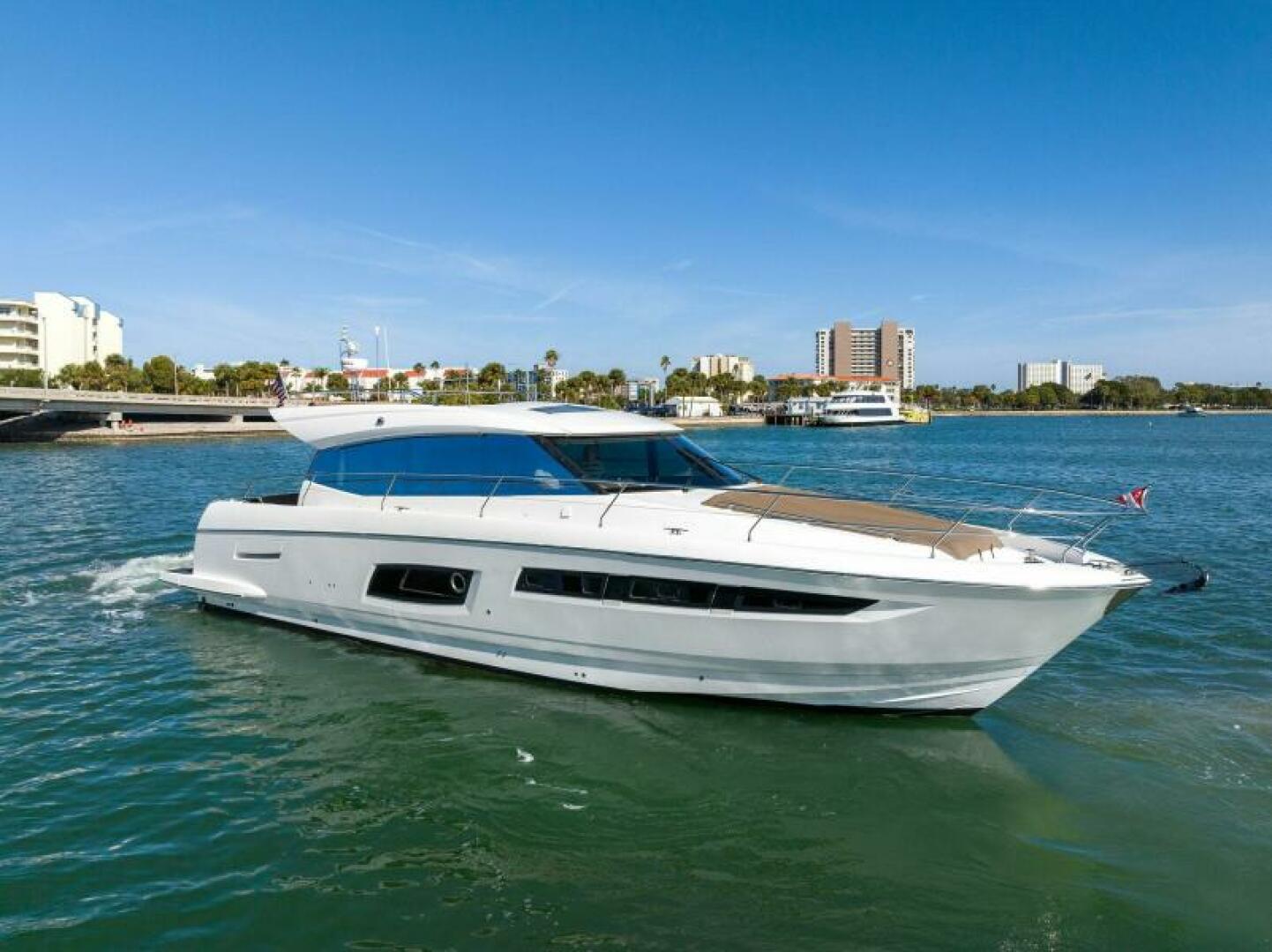 Slide: The Image of 2016 55 Prestige 550S - Solid Asset - Profile - 5125178