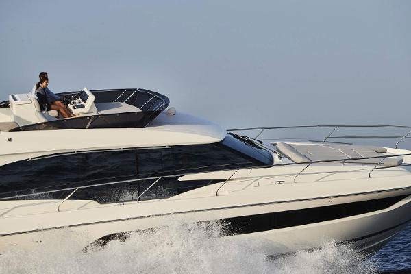 Slide: The Image of Prestige 590 2021 - 8
