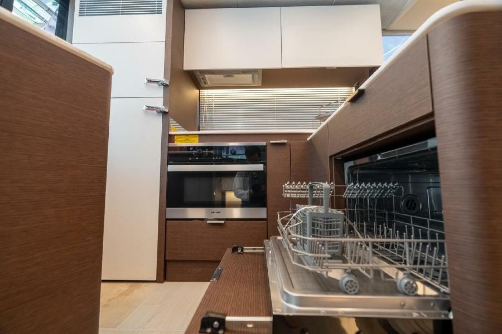 Slide: The Image of 2022 59 Prestige Flybridge - Nice Boat - Galley - Dishwasher - 3976904