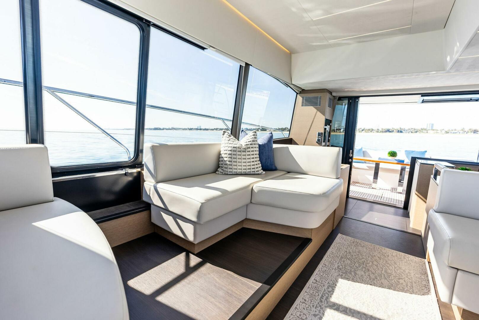 Slide: The Image of 2022 Prestige 590 Flybridge ANNA LOUISE - 4985304