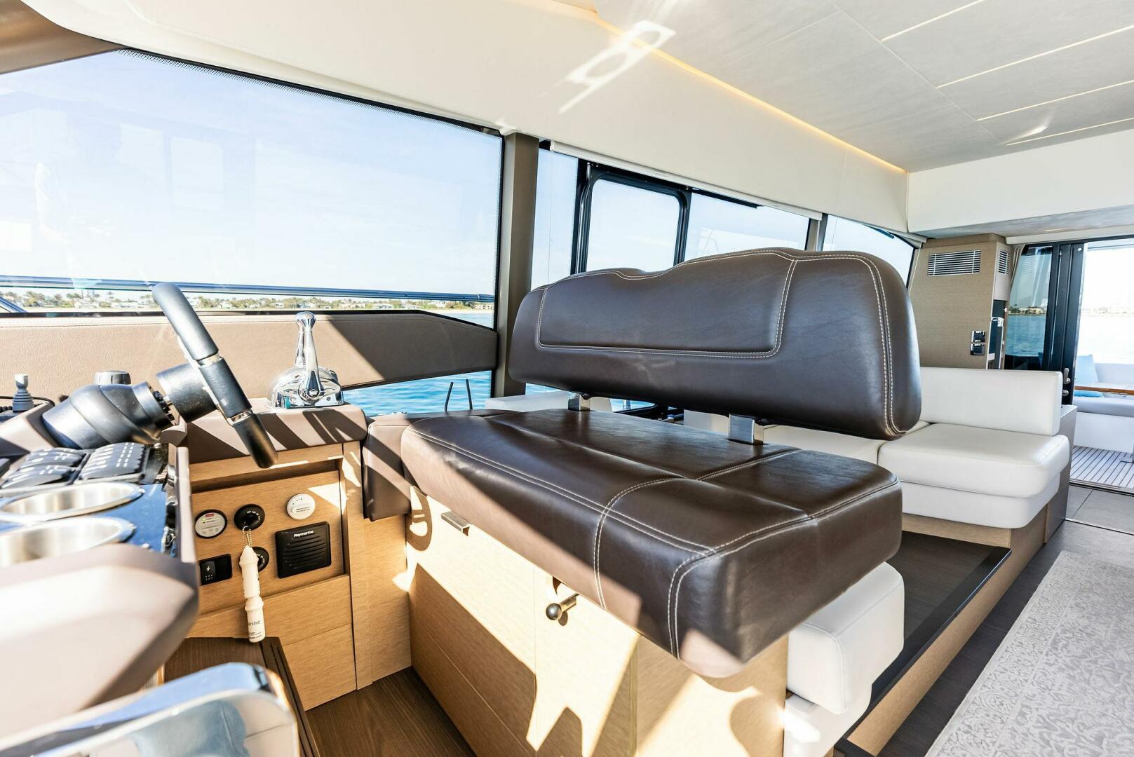 Slide: The Image of 2022 Prestige 590 Flybridge ANNA LOUISE - 4985294