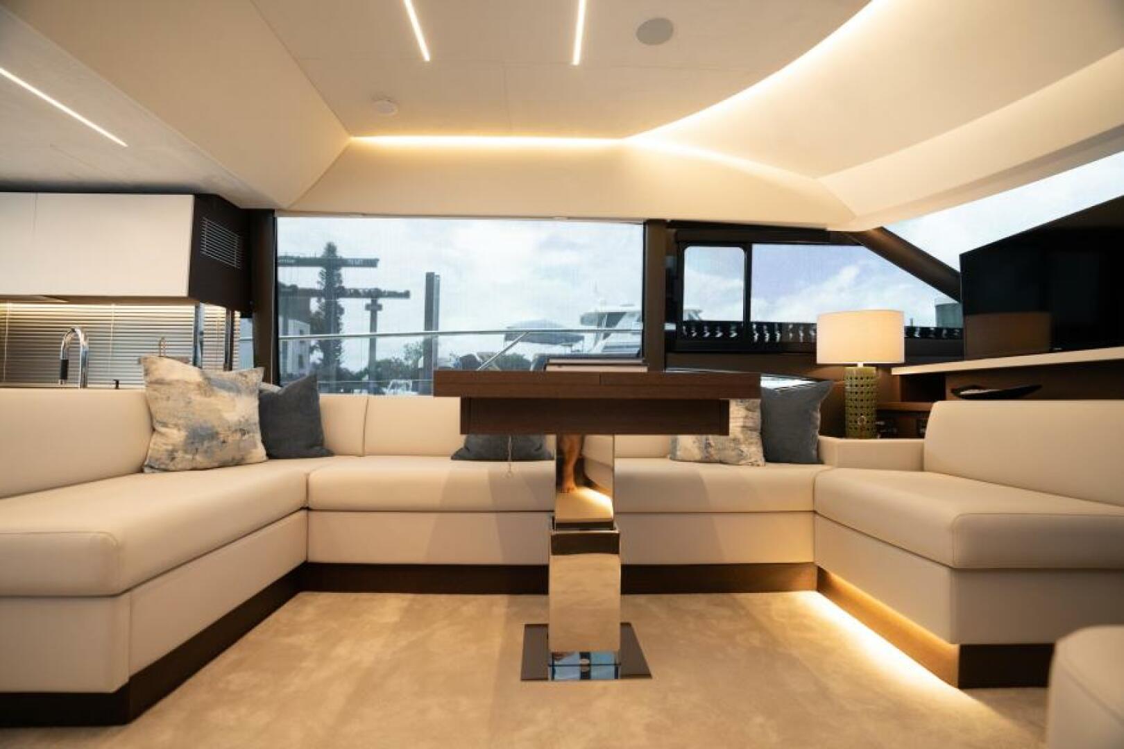 Slide: The Image of 2022 59 Prestige Flybridge - Nice Boat - Dinette - 3976910