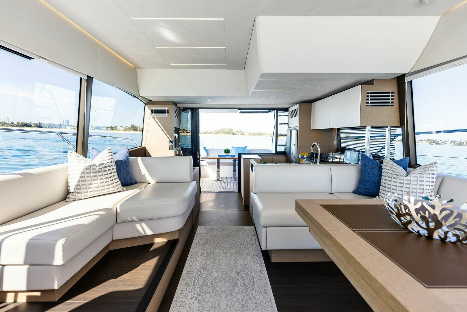 Slide: The Image of 2022 Prestige 590 Flybridge ANNA LOUISE Salon - 4985306