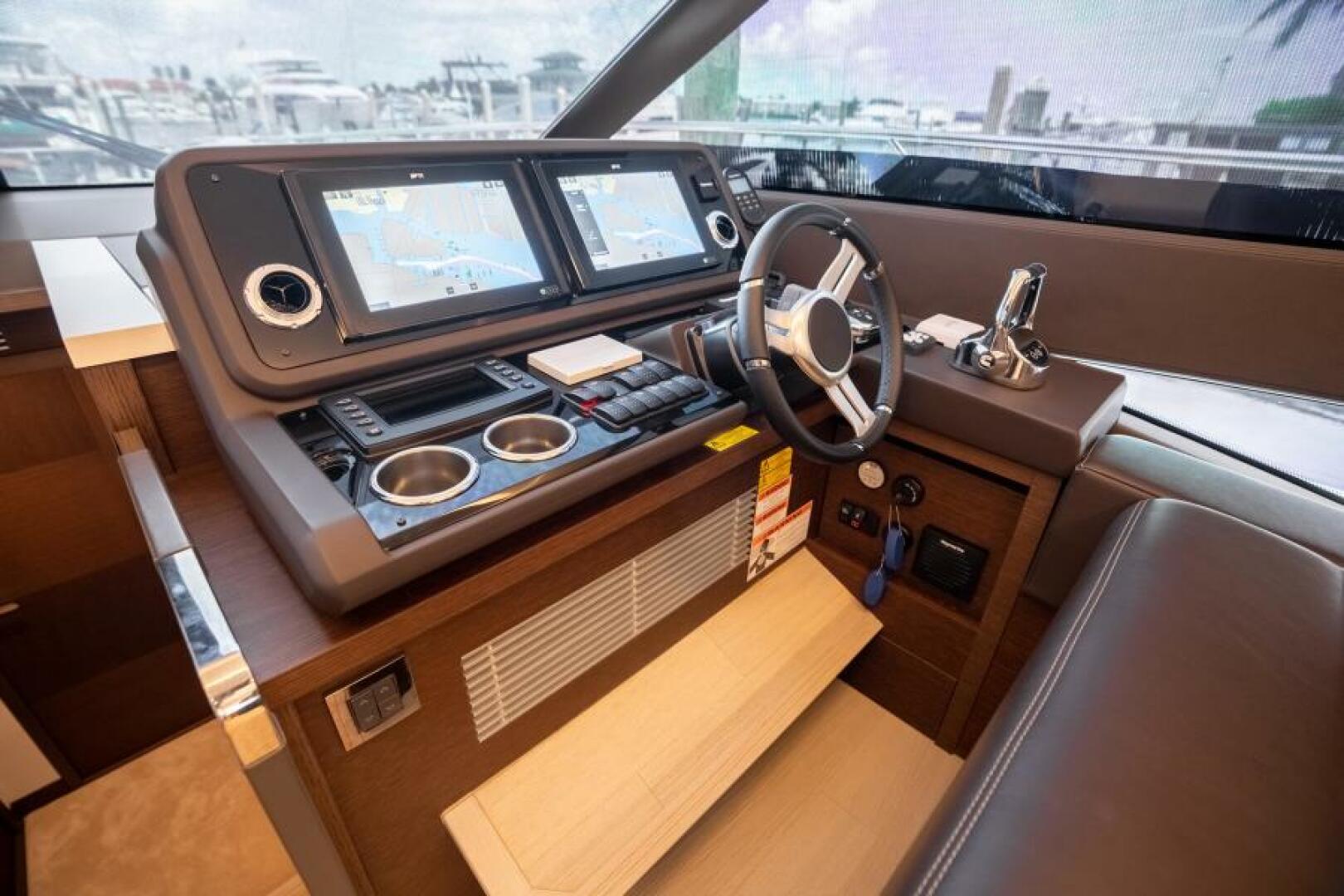 Slide: The Image of 2022 59 Prestige Flybridge - Nice Boat - Helm - 3976894