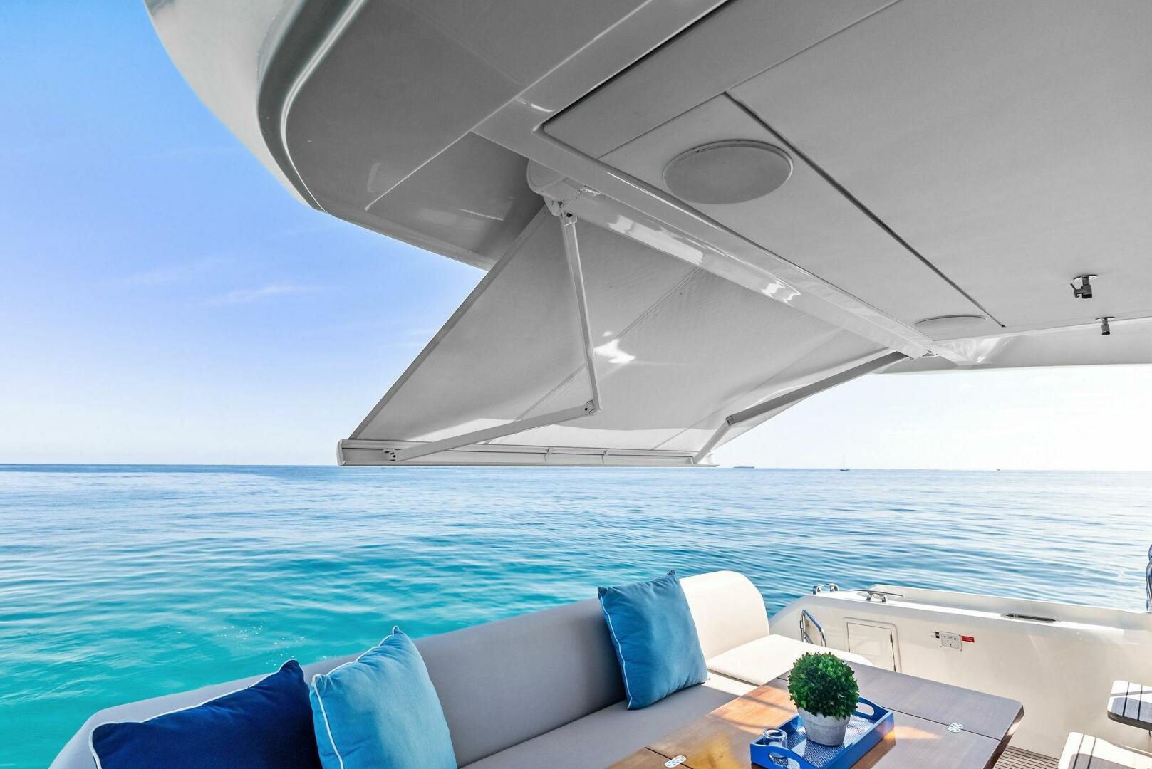 Slide: The Image of 2022 Prestige 590 Flybridge ANNA LOUISE - 4985344