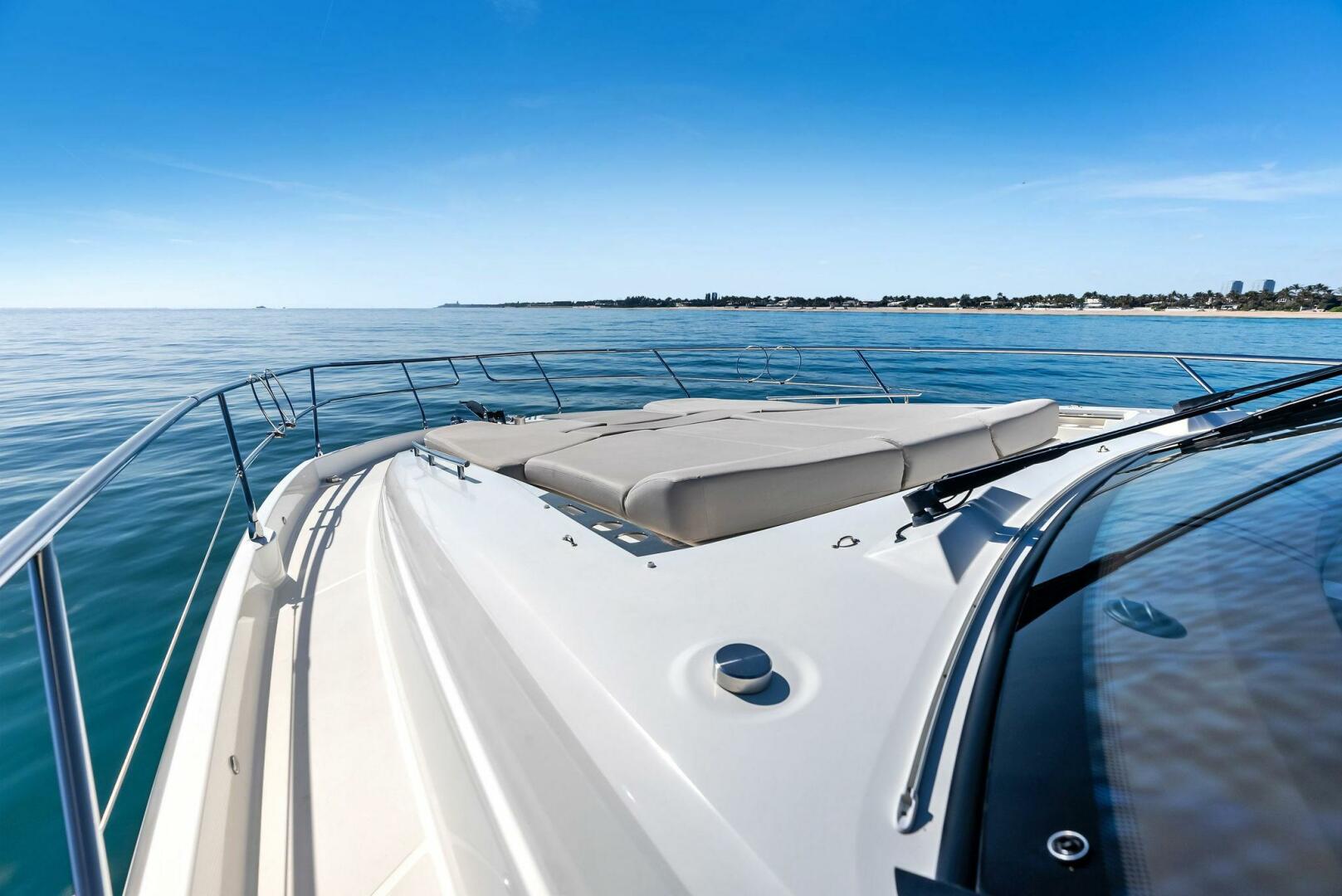 Slide: The Image of 2022 Prestige 590 Flybridge ANNA LOUISE - 4985340