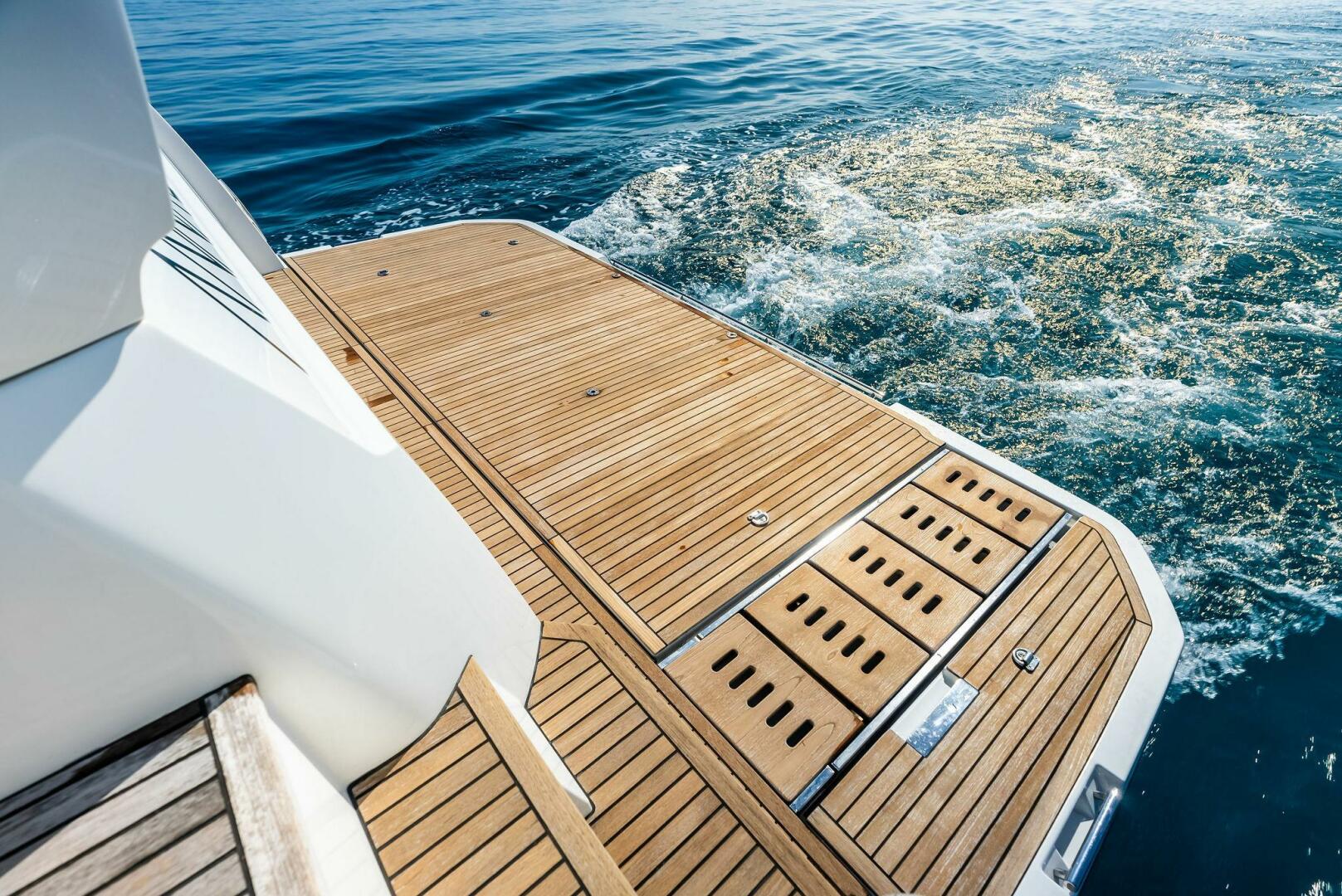 Slide: The Image of 2022 Prestige 590 Flybridge ANNA LOUISE - 4985350