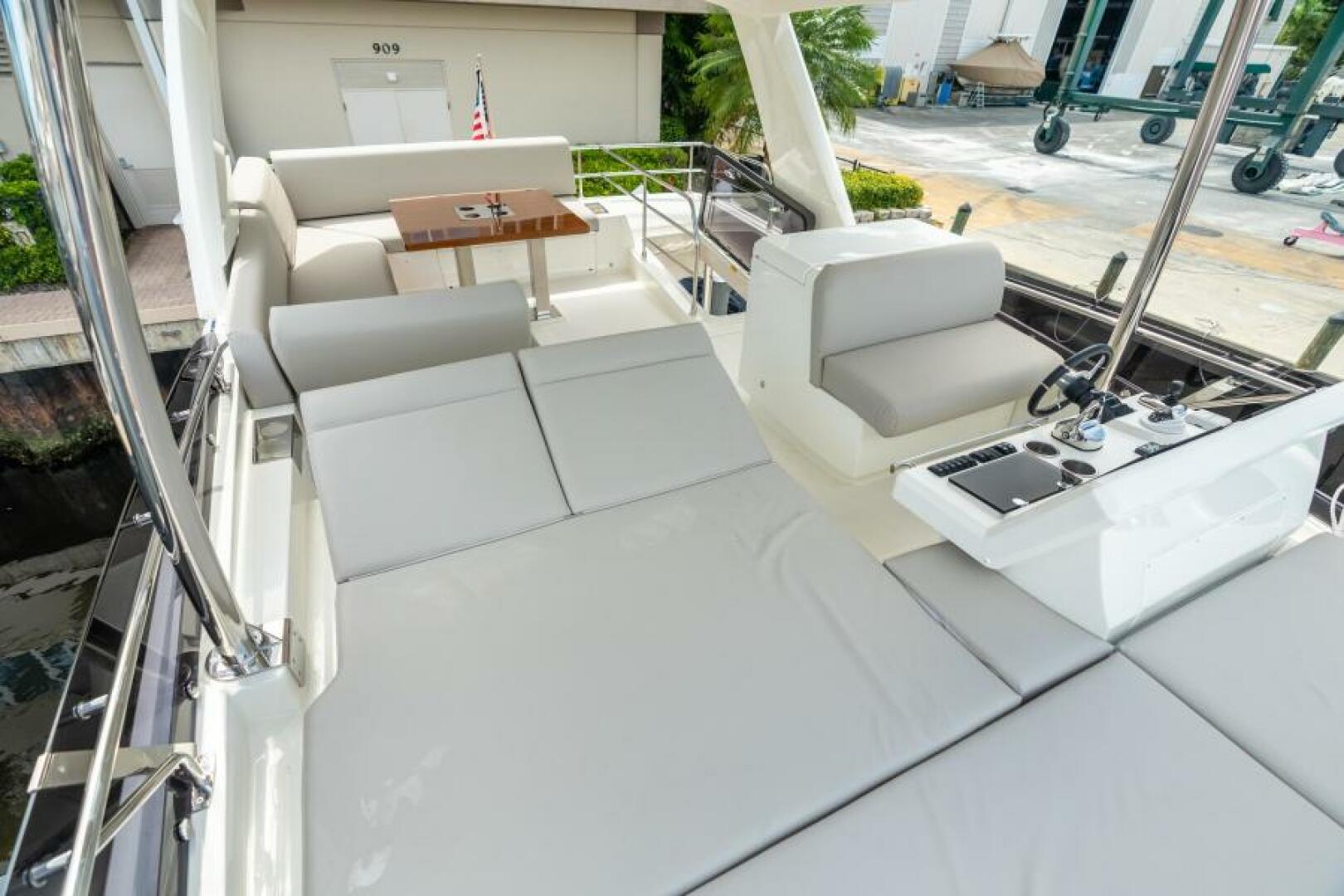 Slide: The Image of 2022 59 Prestige Flybridge - Nice Boat - Flybridge - 3976896