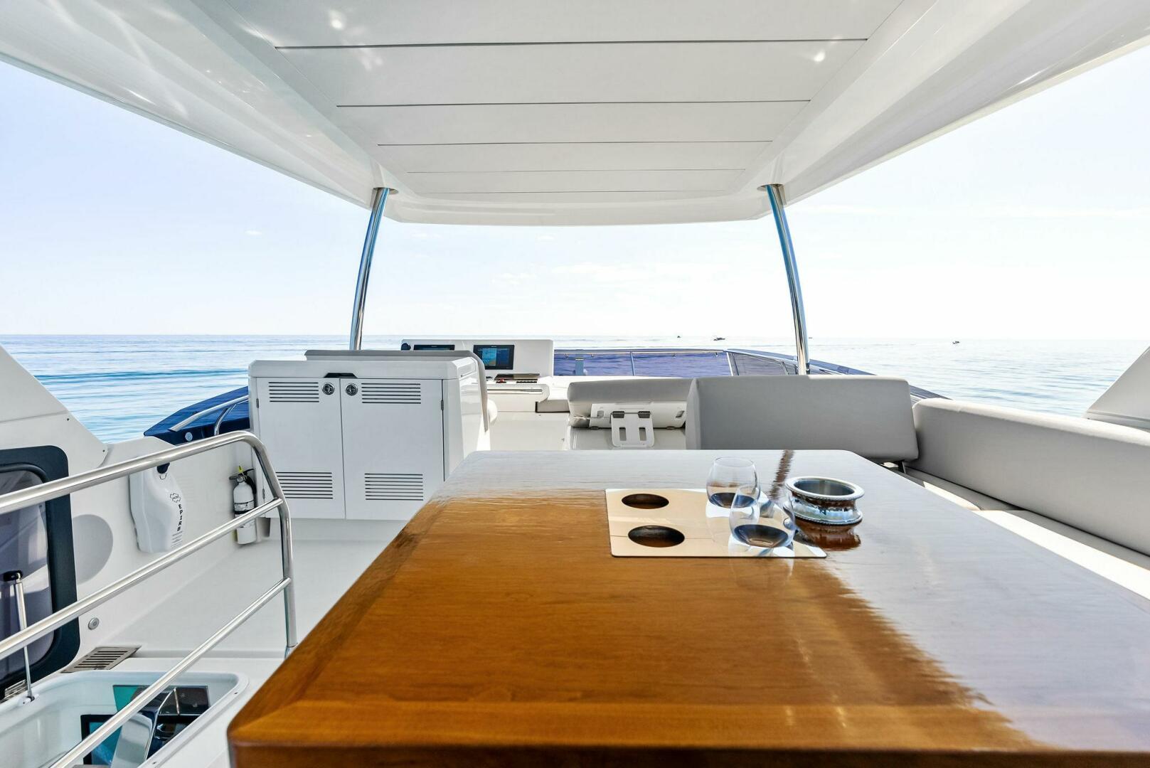 Slide: The Image of 2022 Prestige 590 Flybridge ANNA LOUISE - 4985354