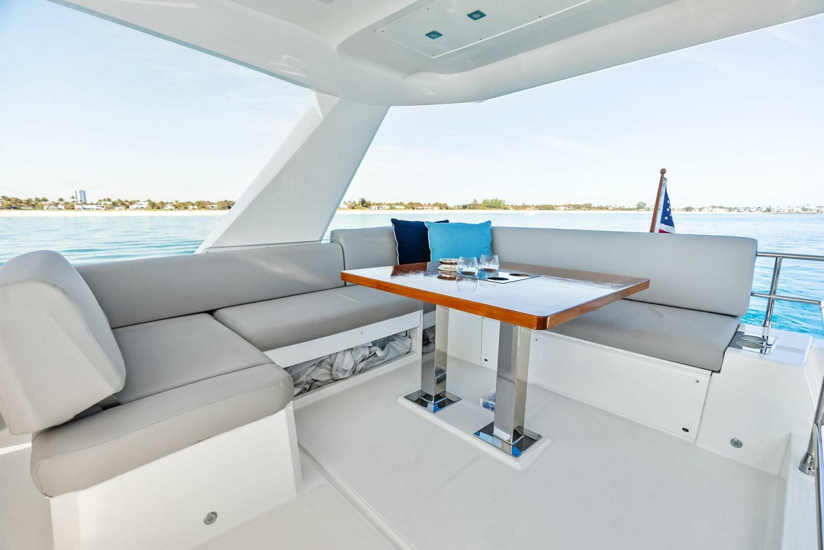 Slide: The Image of 2022 Prestige 590 Flybridge ANNA LOUISE - 4985335
