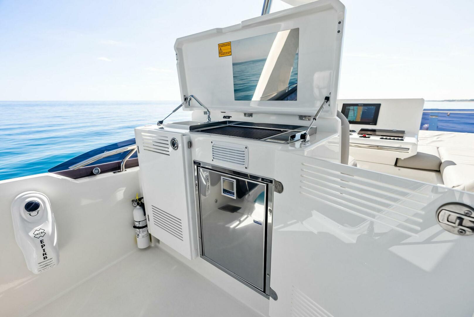 Slide: The Image of 2022 Prestige 590 Flybridge ANNA LOUISE - 4985336