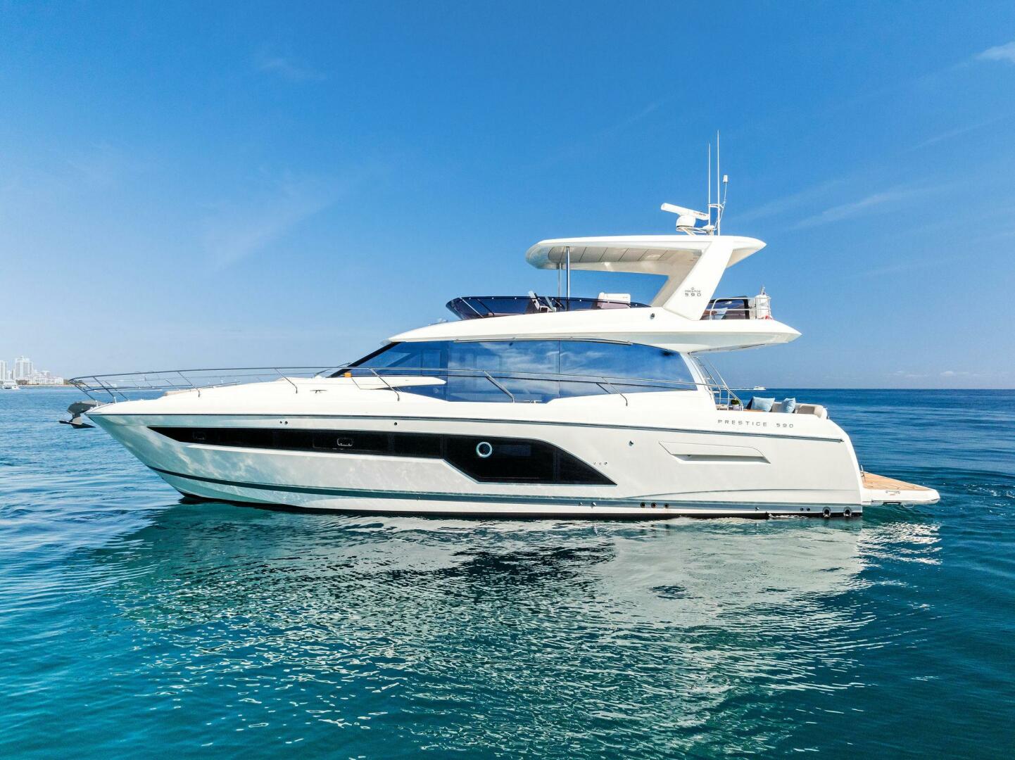 Slide: The Image of 2022 Prestige 590 Flybridge ANNA LOUISE - 4985361