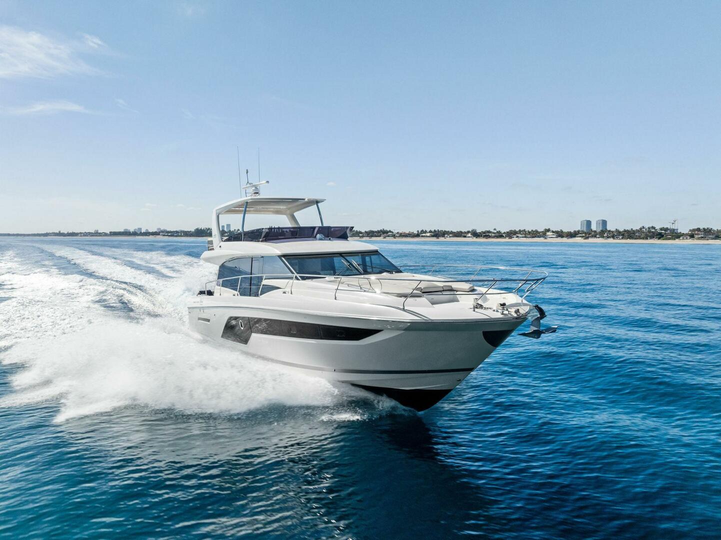 Slide: The Image of 2022 Prestige 590 Flybridge ANNA LOUISE - 4985386