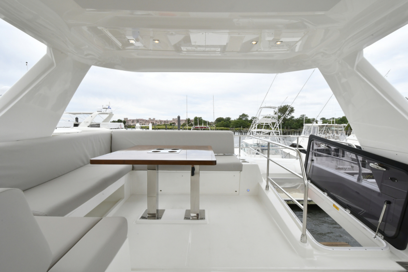 Slide: The Image of Flybridge - 3654941