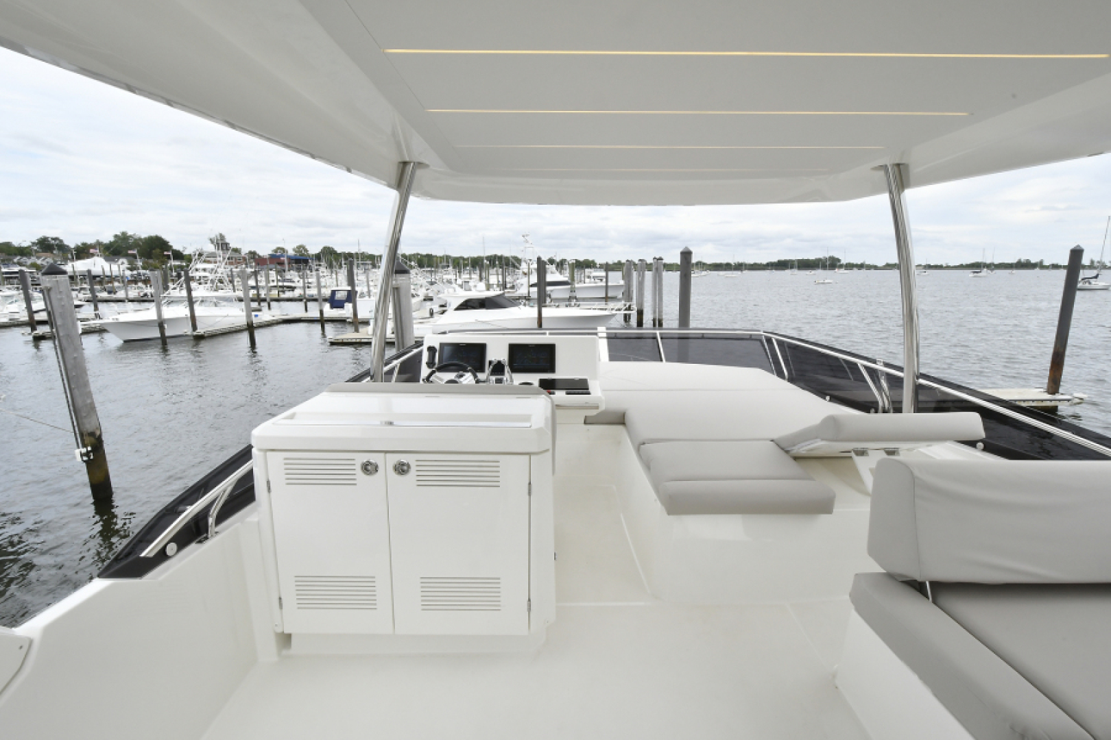 Slide: The Image of Flybridge - 3654942