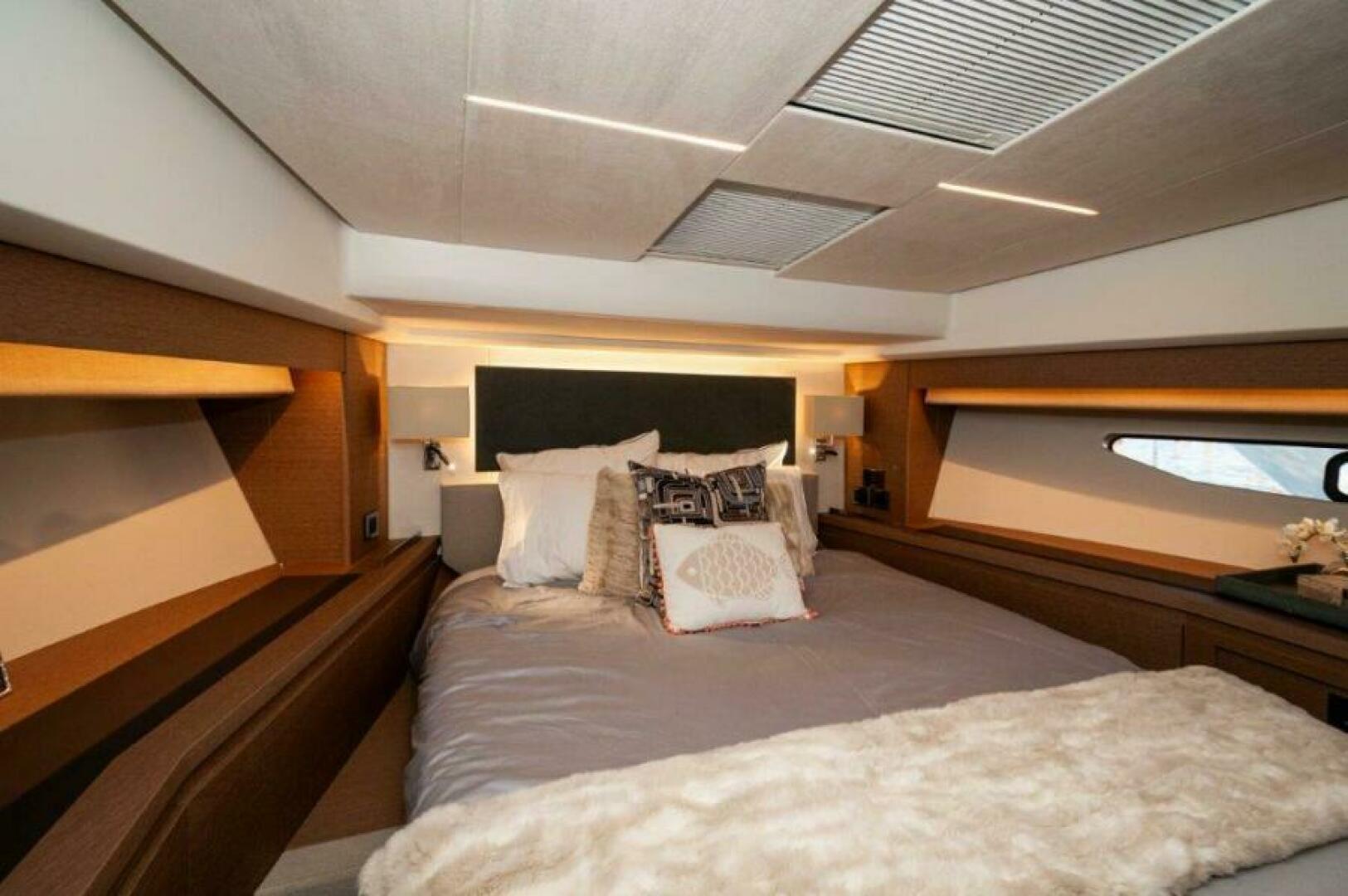 Slide: The Image of 2023 Prestige 590 Flybridge- GYS TRADE- VIP SR 4 - 24