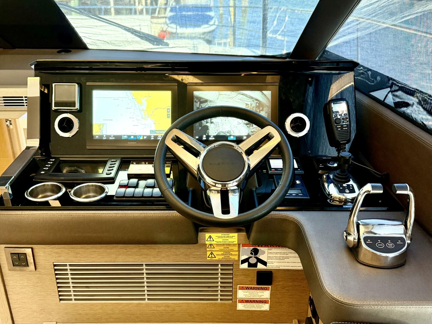 Slide: The Image of Prestige 590 Flybridge 2023 - 5267808