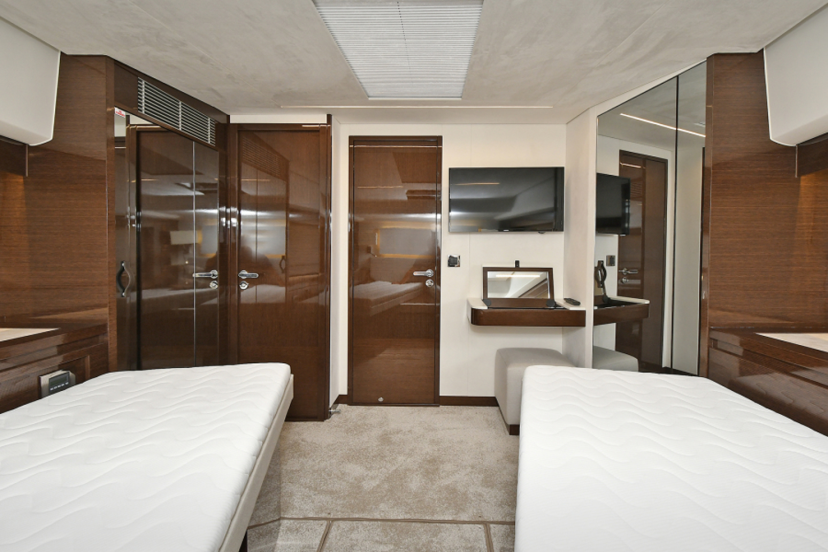Slide: The Image of VIP Stateroom - Forward - 3654984