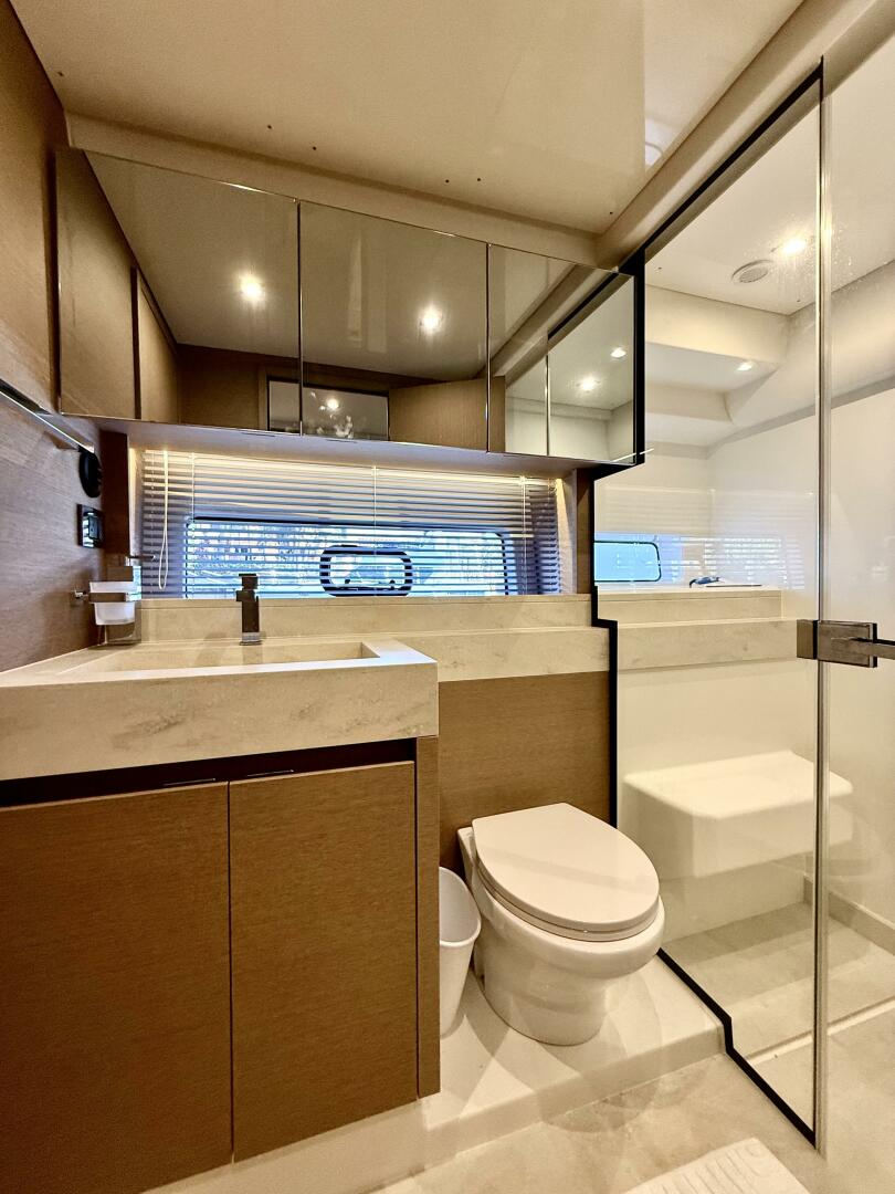 Slide: The Image of Prestige 590 Flybridge 2023 - 5267825