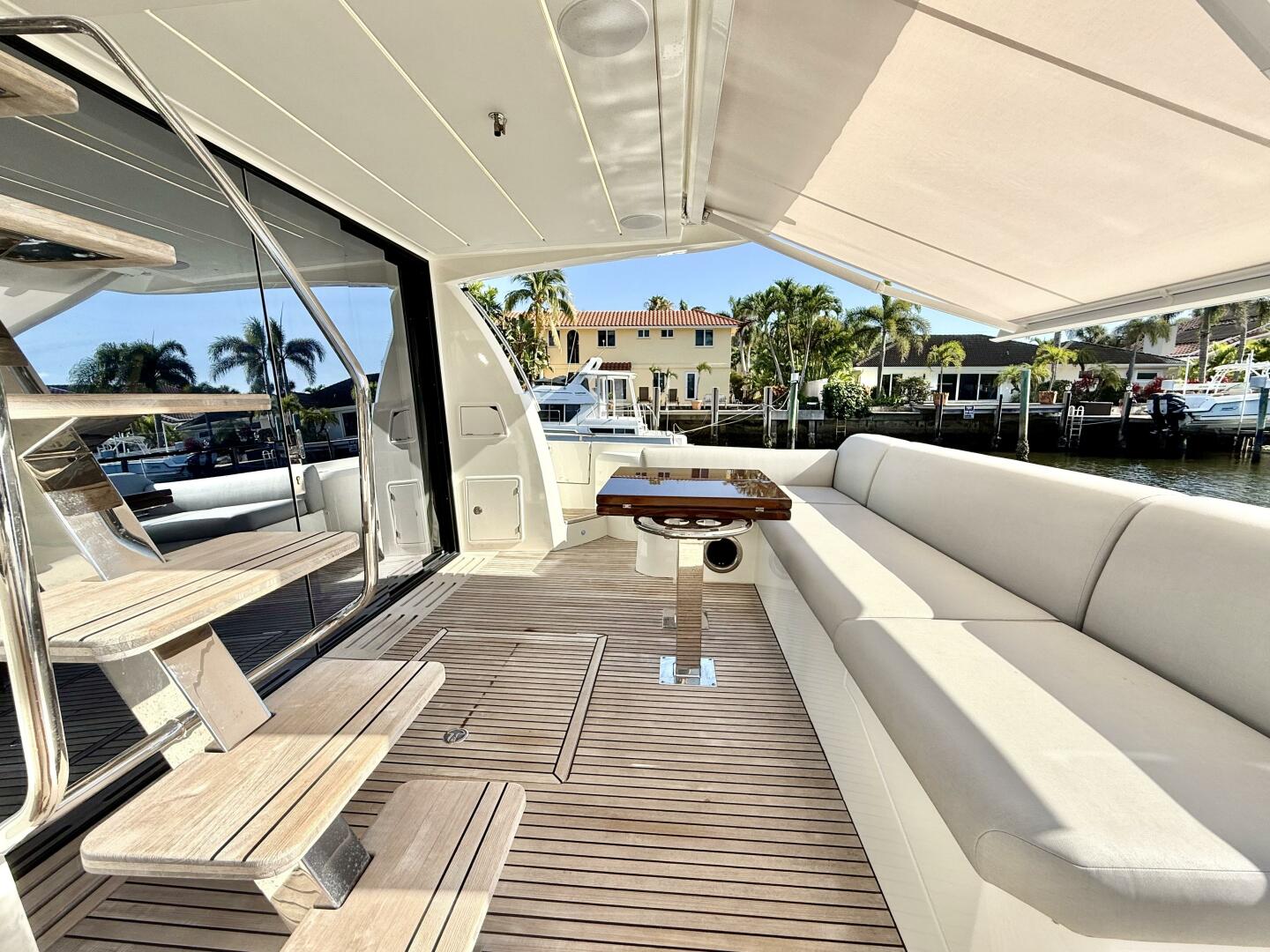 Slide: The Image of Prestige 590 Flybridge 2023 - 5267787