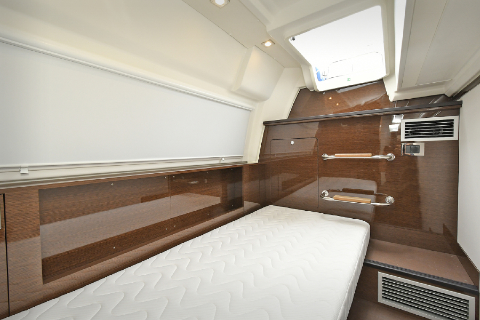 Slide: The Image of Crew Quarters - 3654991