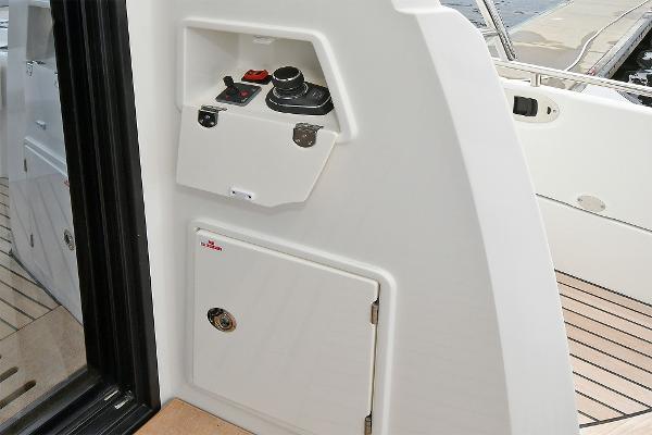Slide: The Image of Prestige 590 flybridge 2023 - 8
