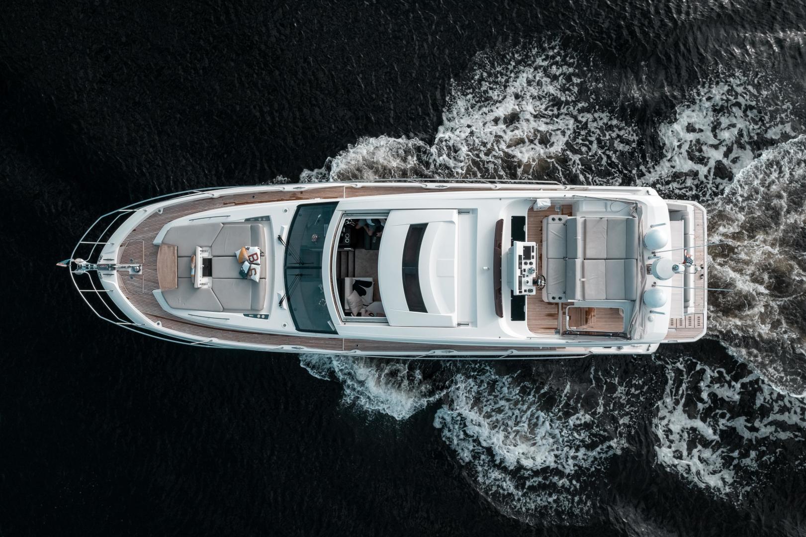 Slide: The Image of Prestige 590 S 2019 - 3492871