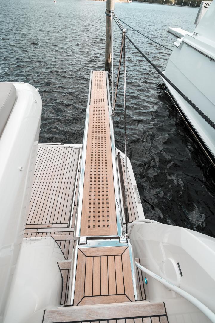Slide: The Image of Prestige 590 S 2019 - 3492875