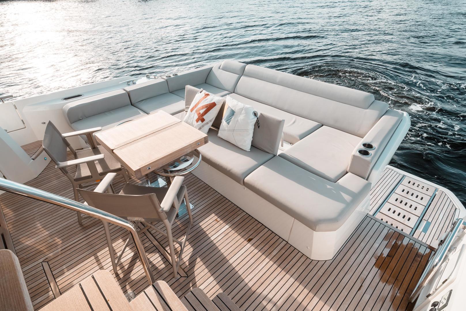 Slide: The Image of Prestige 590 S 2019 - 3492876