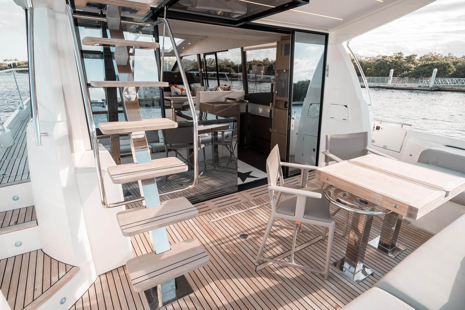Slide: The Image of Prestige 590 S 2019 - 3492879
