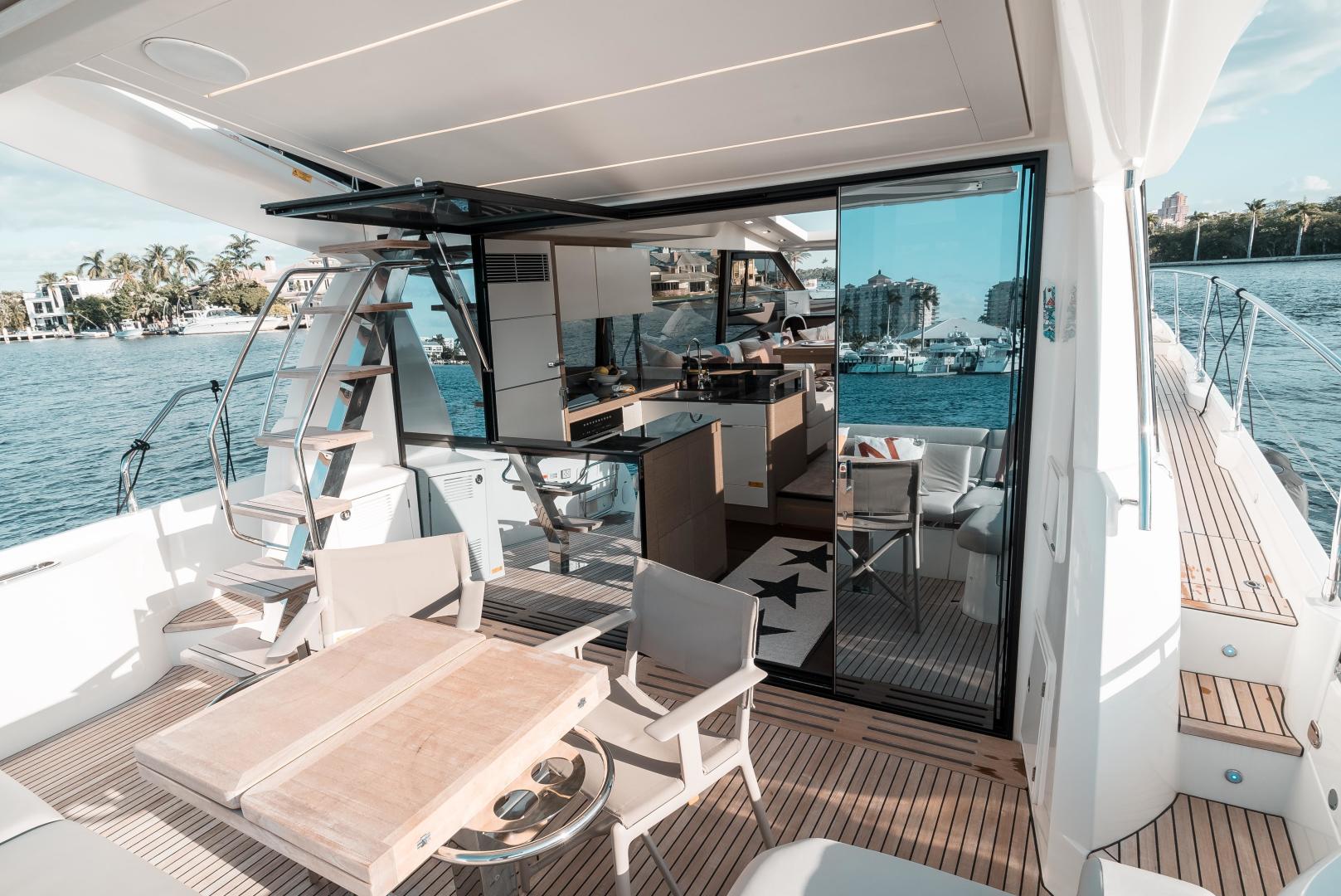 Slide: The Image of Prestige 590 S 2019 - 3492880