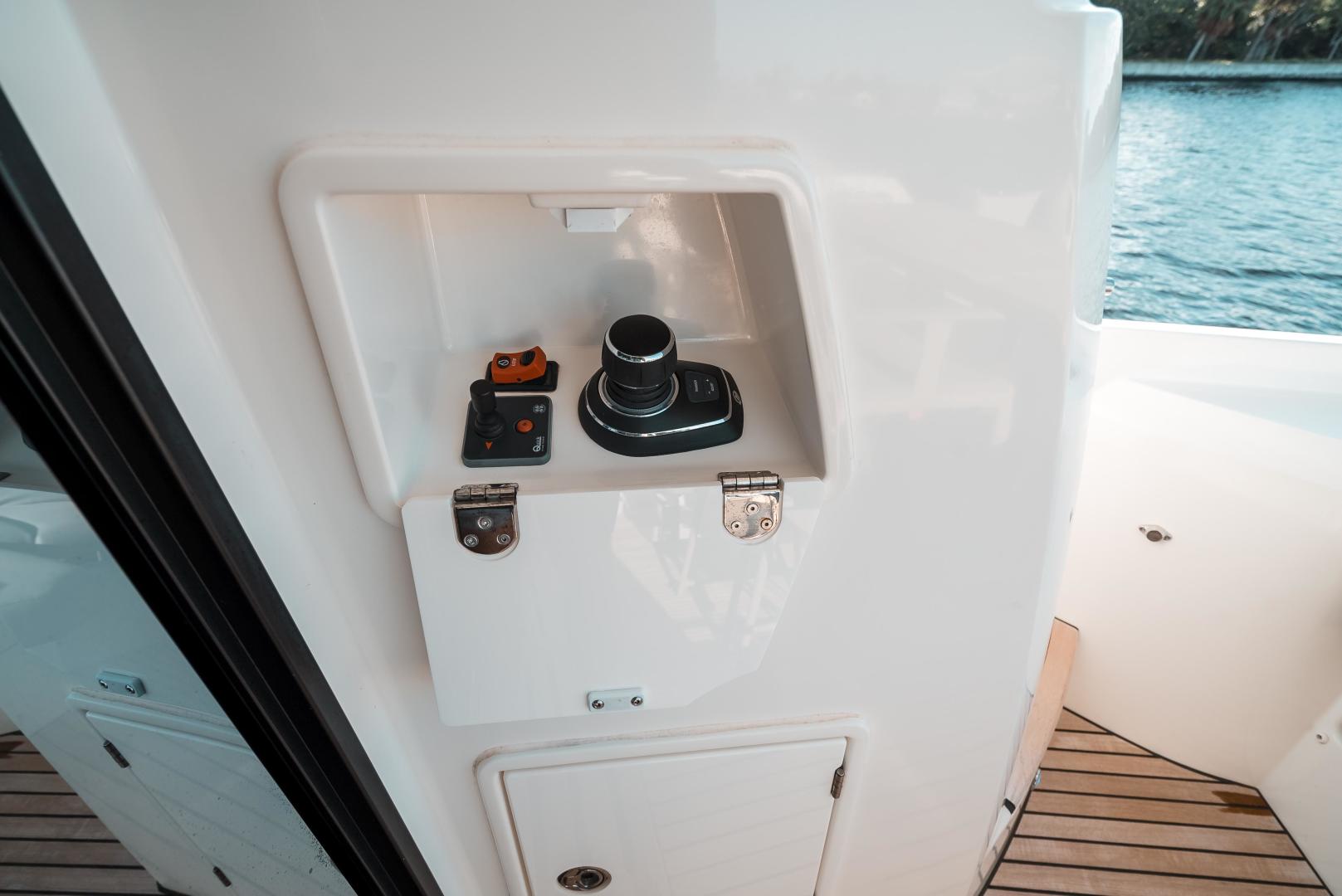 Slide: The Image of Prestige 590 S 2019 - 3492881