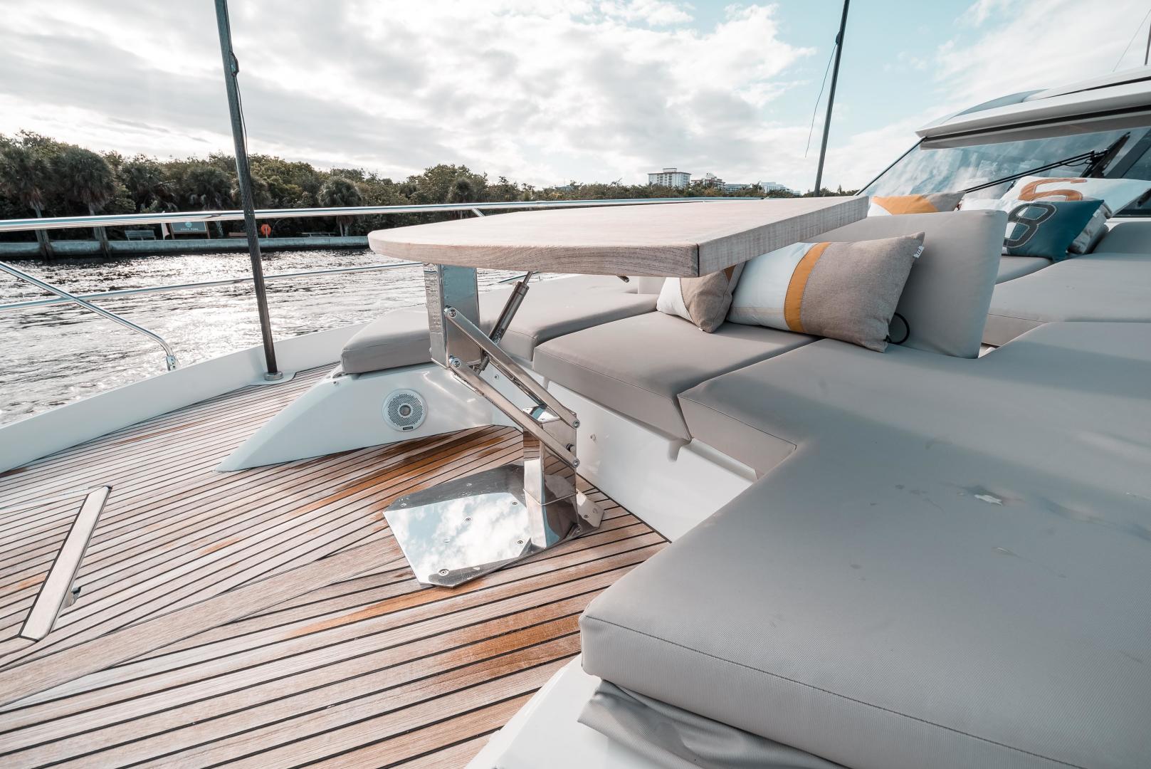 Slide: The Image of Prestige 590 S 2019 - 3492895