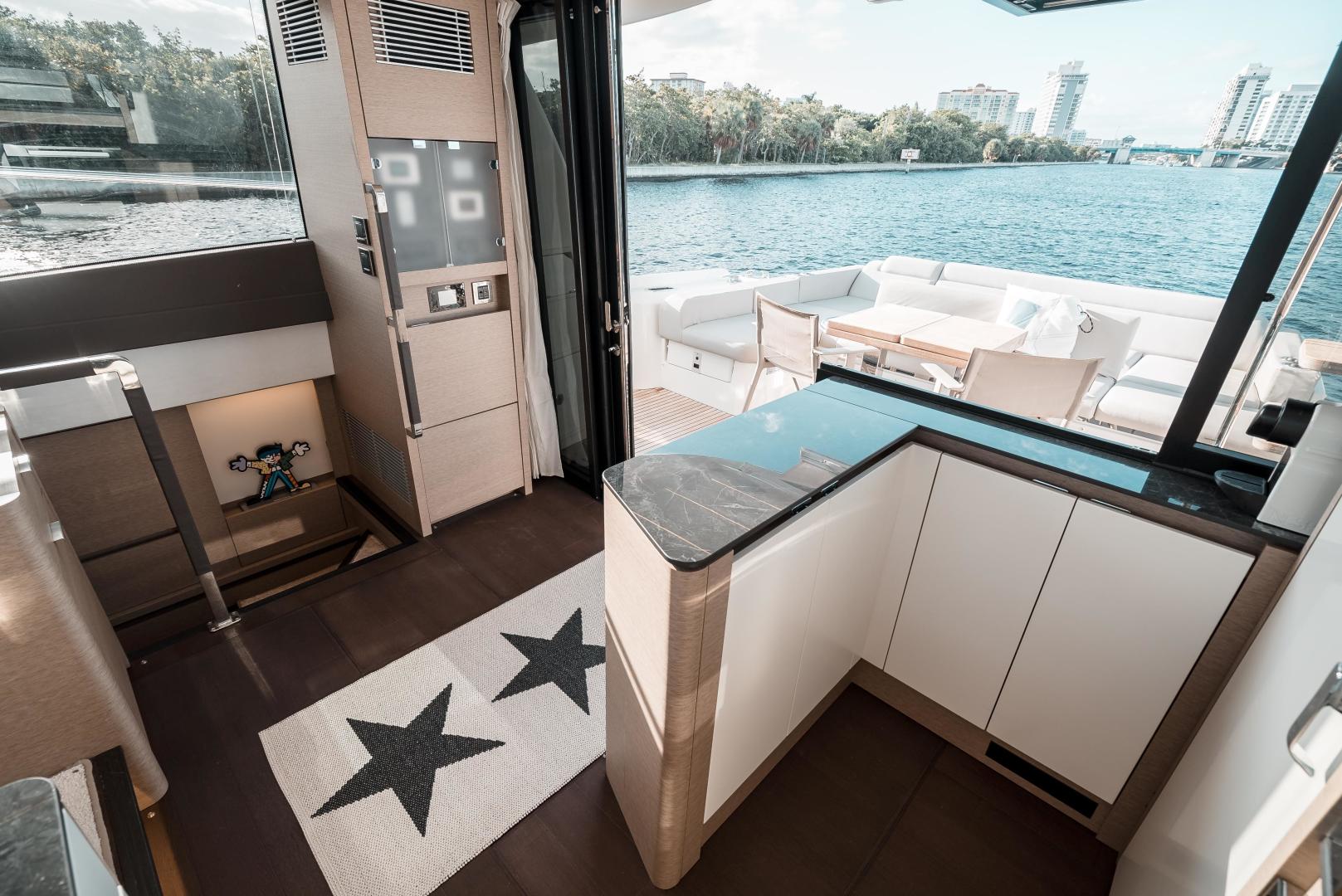 Slide: The Image of Prestige 590 S 2019 - 3492900