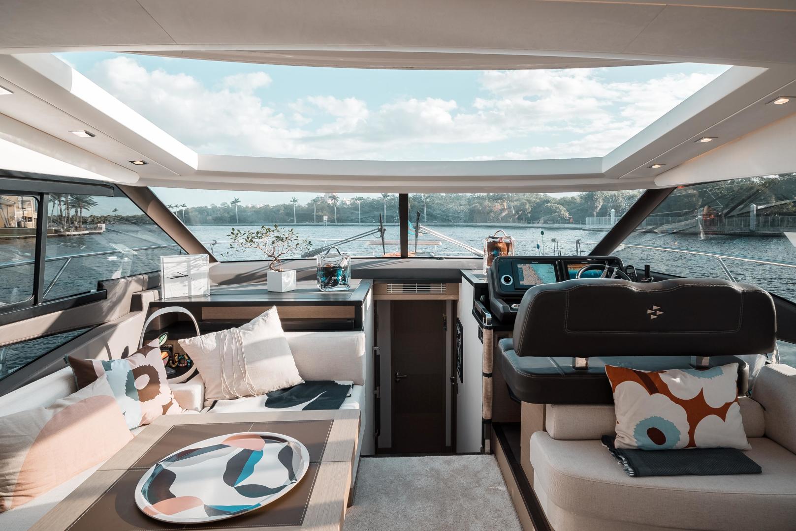 Slide: The Image of Prestige 590 S 2019 - 3492916