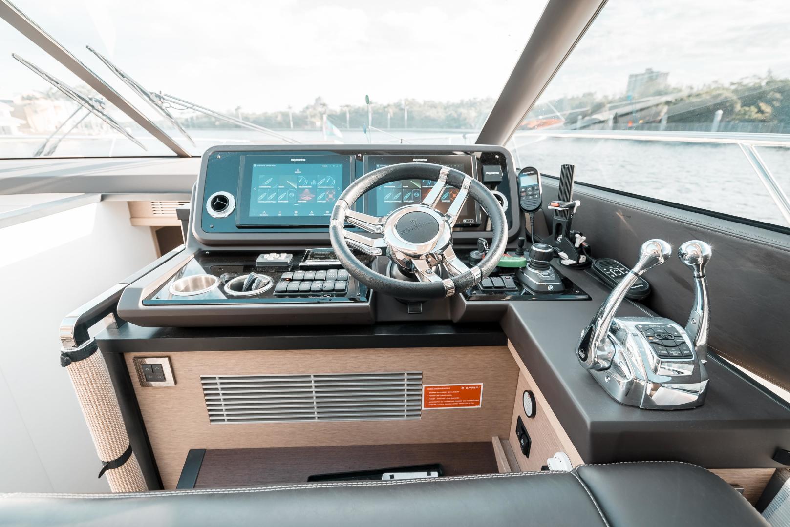 Slide: The Image of Prestige 590 S 2019 - 3492918