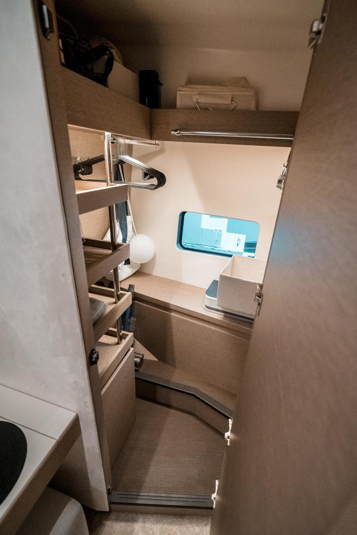 Slide: The Image of Prestige 590 S 2019 - 3492928