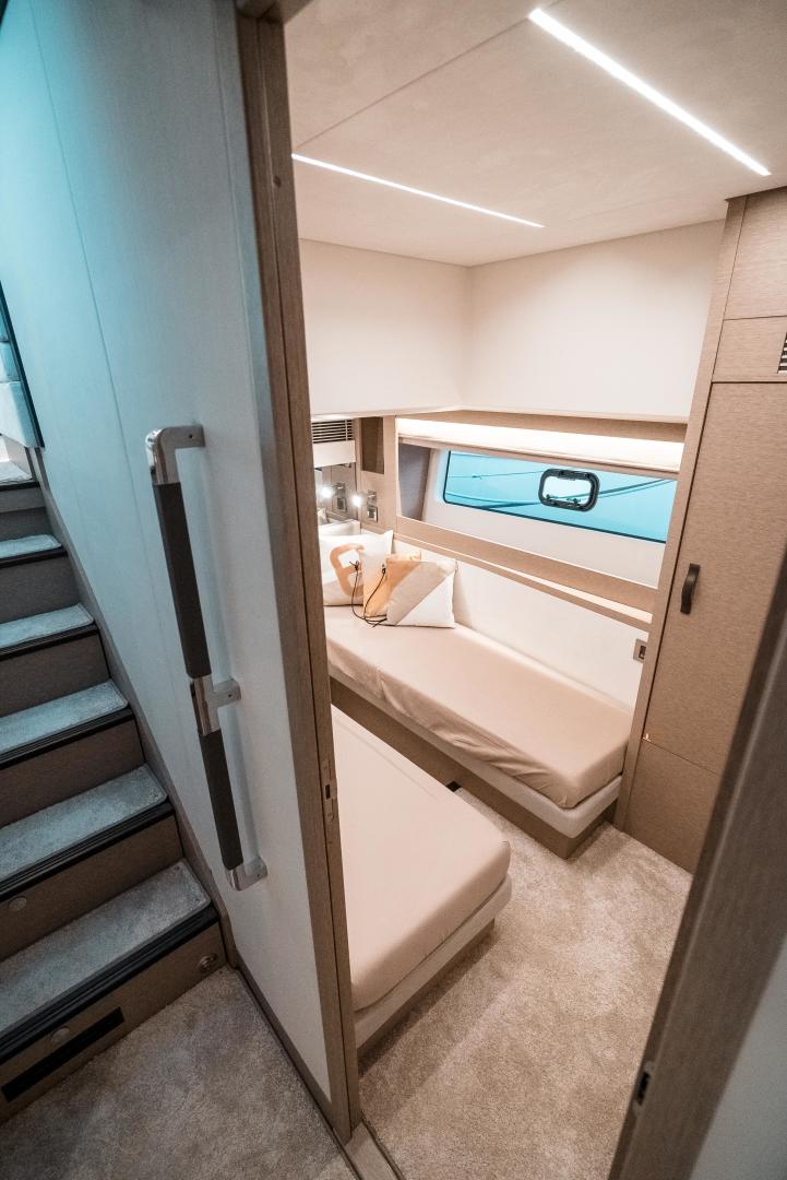Slide: The Image of Prestige 590 S 2019 - 3492932