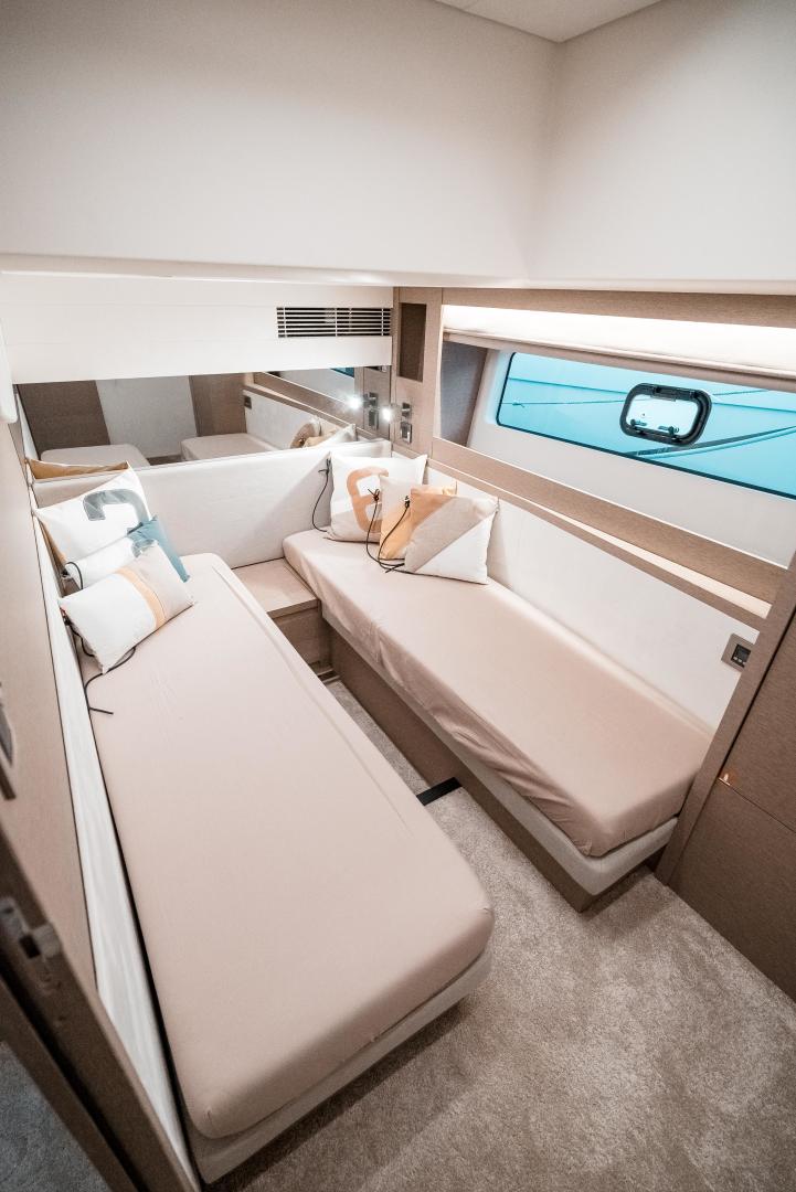 Slide: The Image of Prestige 590 S 2019 - 3492933