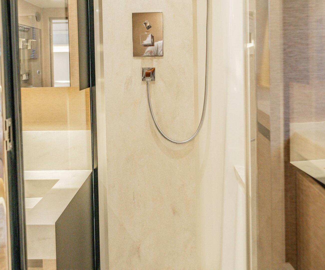 Slide: The Image of Prestige 630 2018 - 5574460