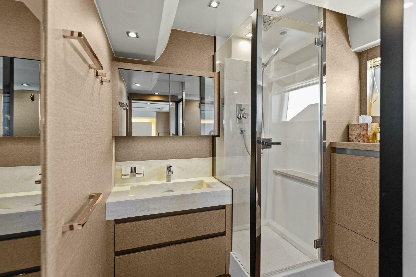Slide: The Image of 2019 63 Prestige Flybridge - Radiant - 4769421