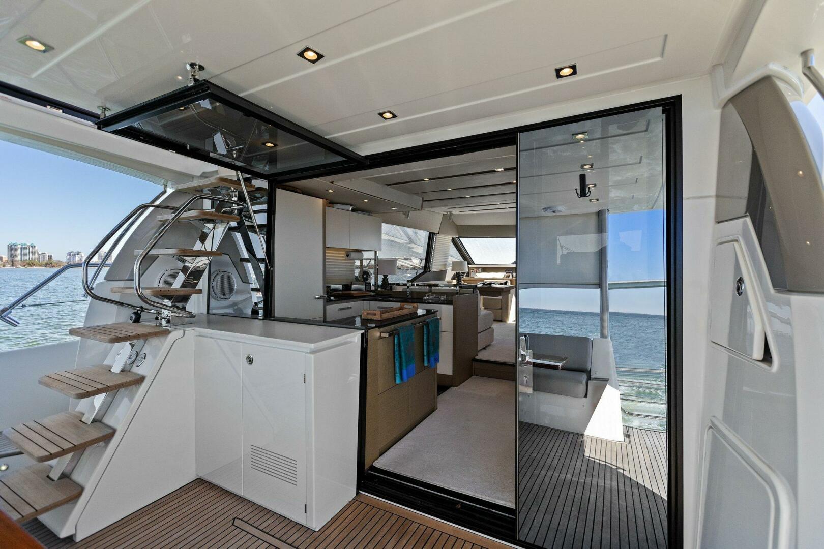Slide: The Image of 2019 63 Prestige Flybridge - Radiant - 4769433