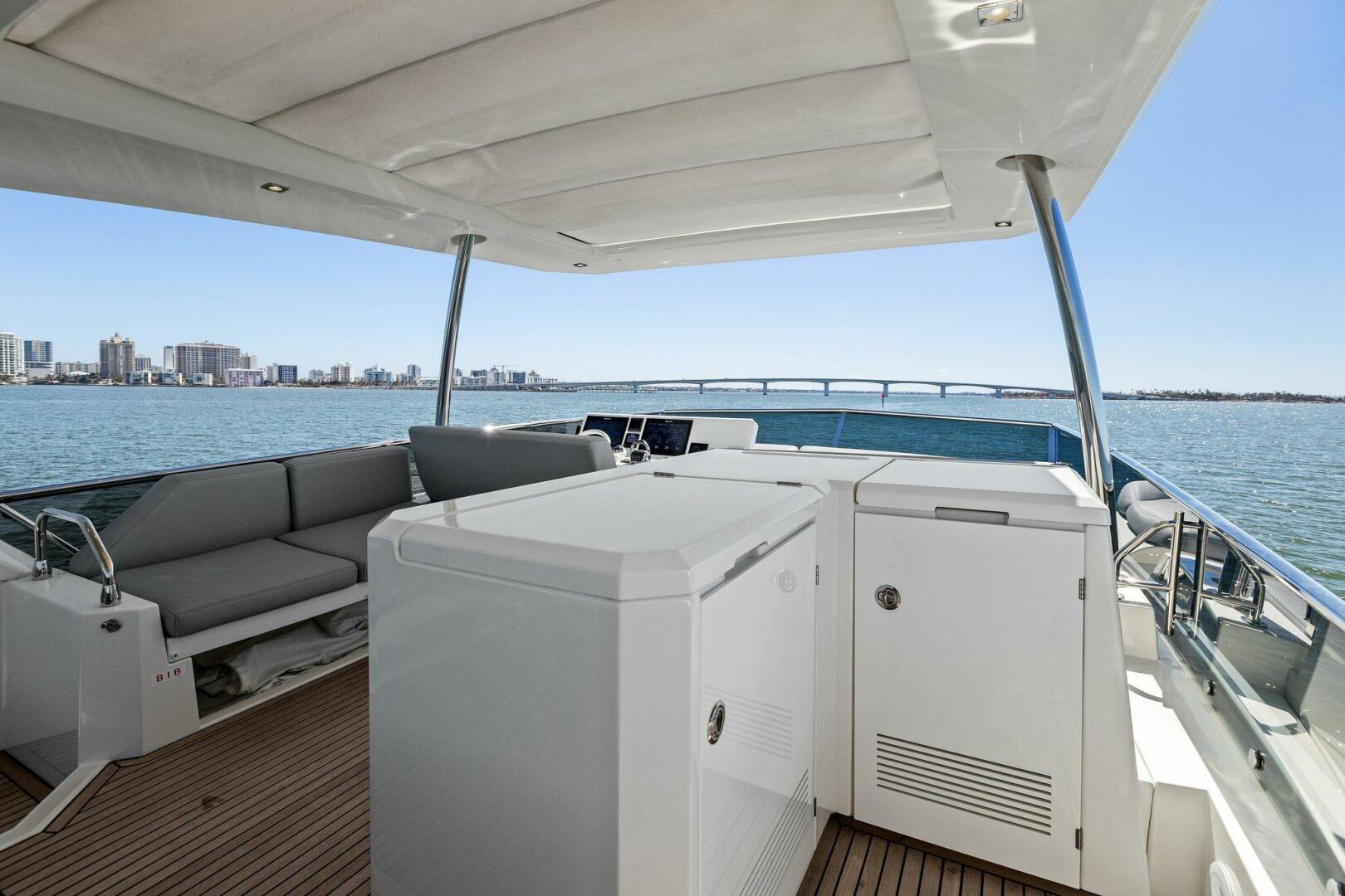 Slide: The Image of 2019 63 Prestige Flybridge - Radiant - 4769442