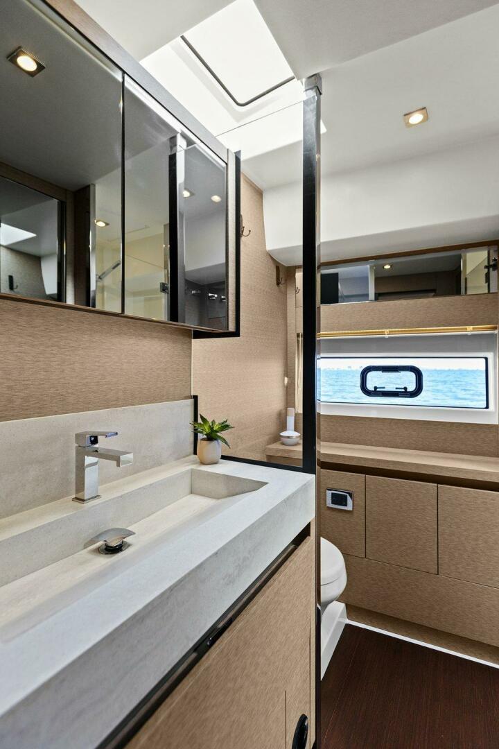 Slide: The Image of 2019 63 Prestige Flybridge - Radiant - 4769407