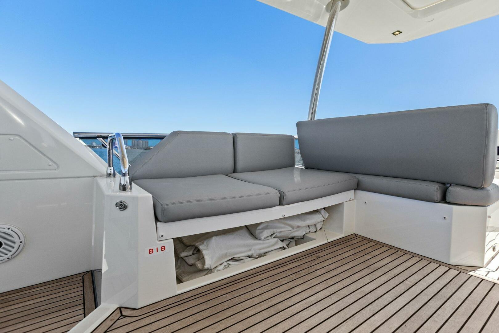 Slide: The Image of 2019 63 Prestige Flybridge - Radiant - 4769446