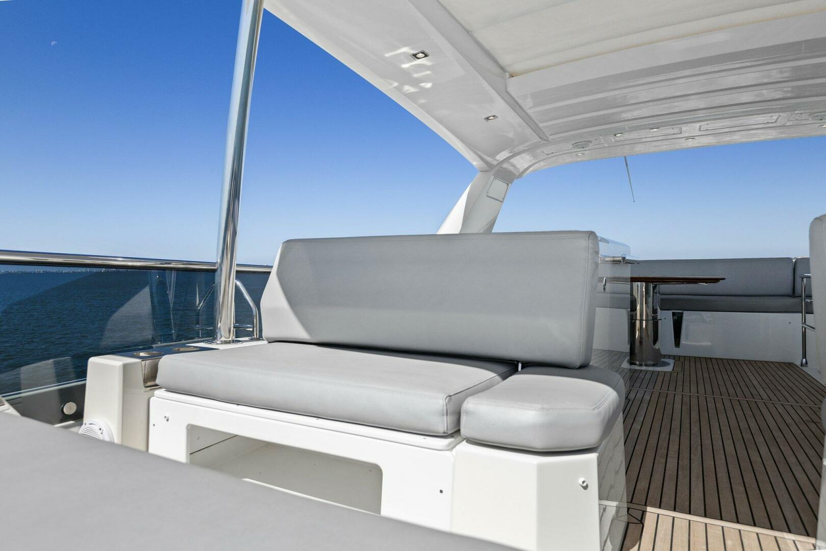 Slide: The Image of 2019 63 Prestige Flybridge - Radiant - 4769448