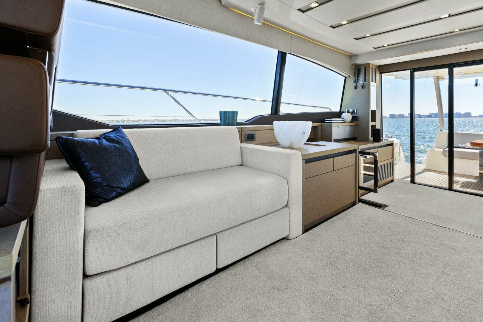 Slide: The Image of 2019 63 Prestige Flybridge - Radiant - 4769380