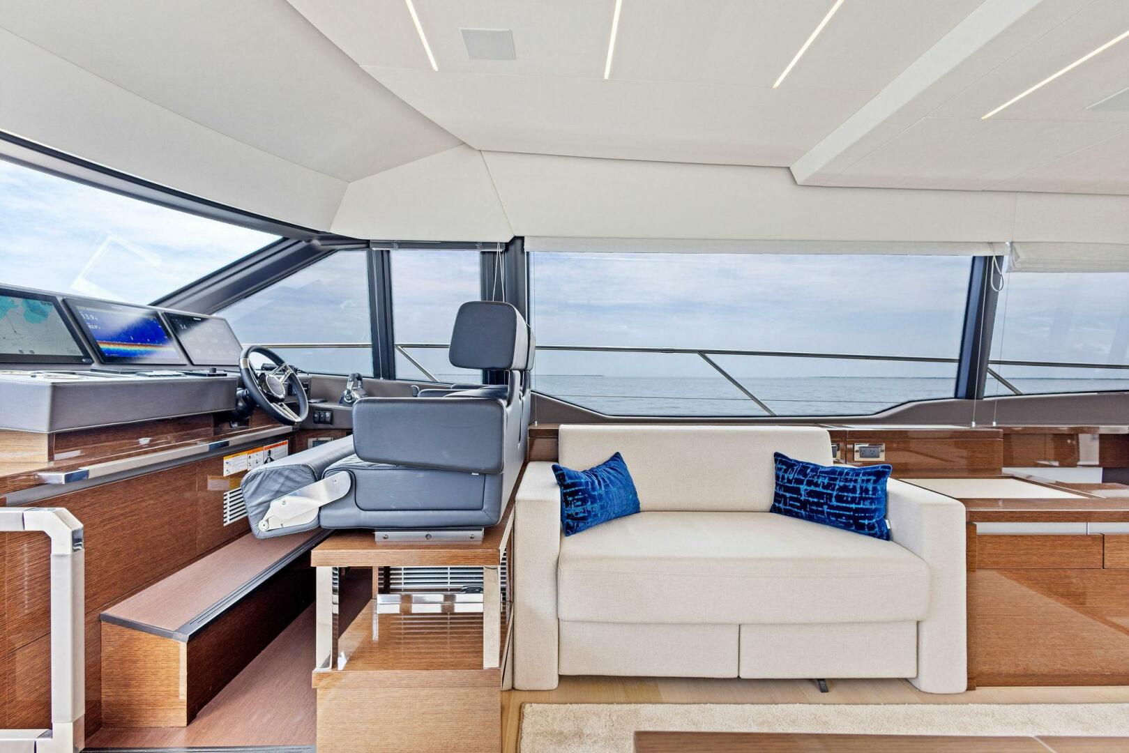 Slide: The Image of 2020 63 Prestige Flybridge - One and Only - Salon Overview - 4567838