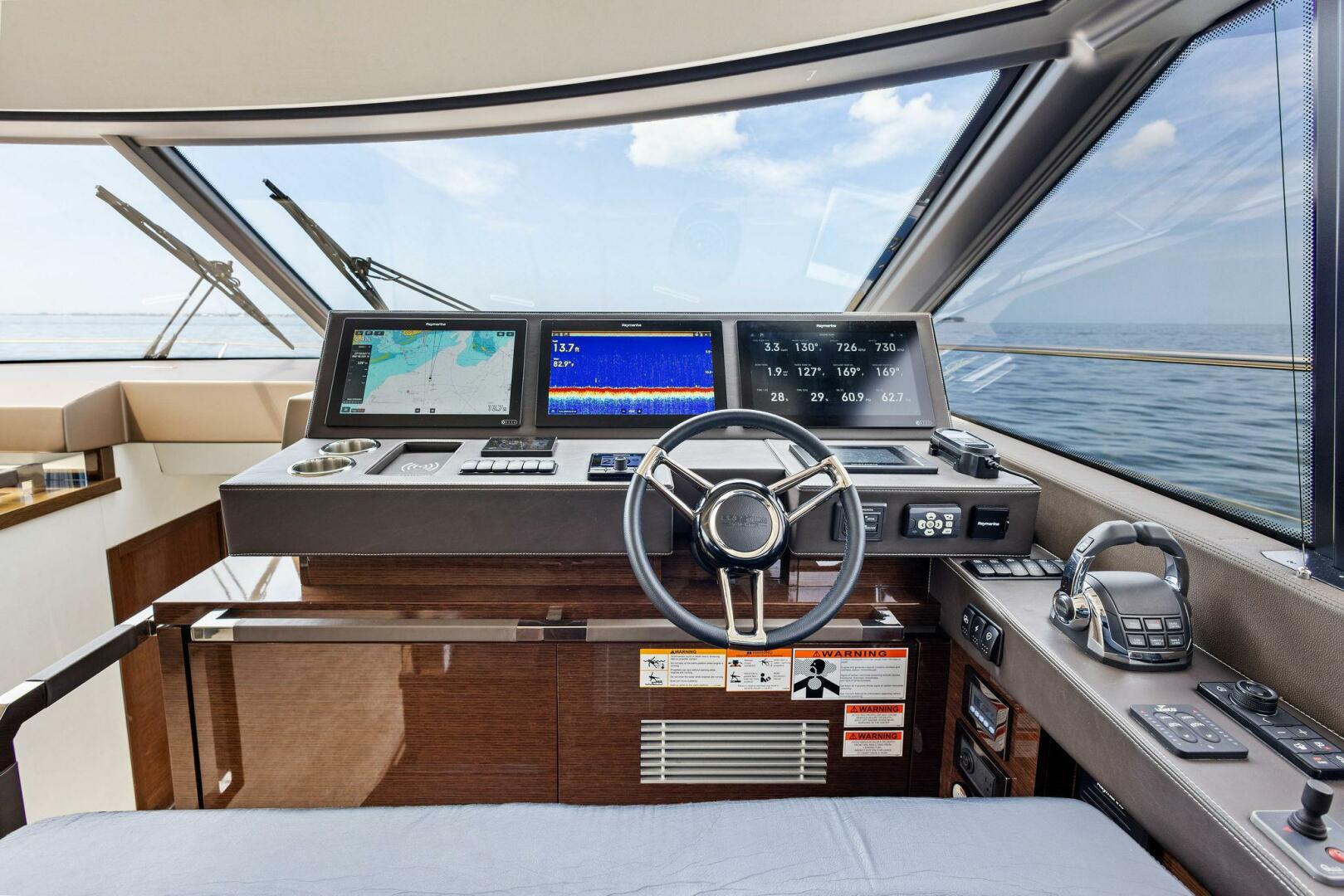 Slide: The Image of 2020 63 Prestige Flybridge - One and Only - Helm - 4567840