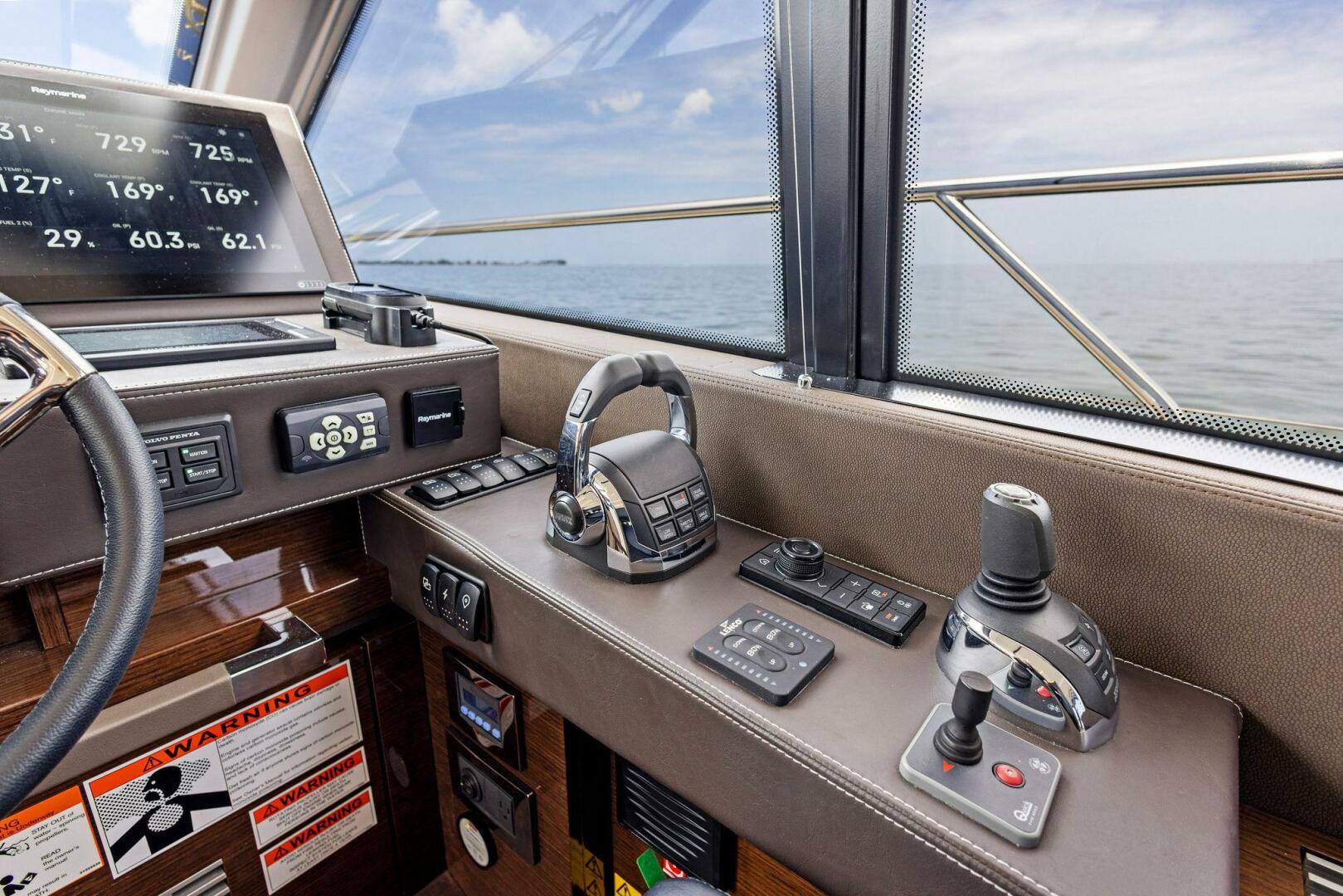 Slide: The Image of 2020 63 Prestige Flybridge - One and Only - Helm - 4567843